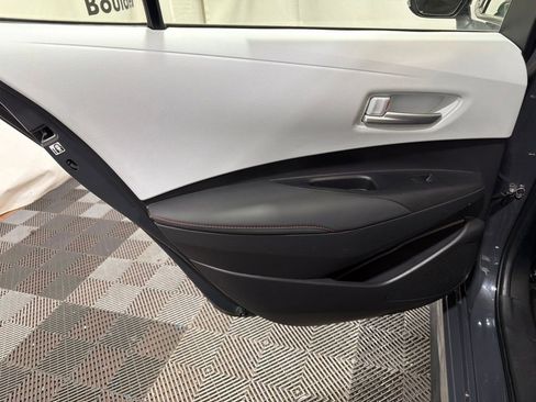 Used 2023 Toyota Corolla SE w/ SE Package FWD image 19