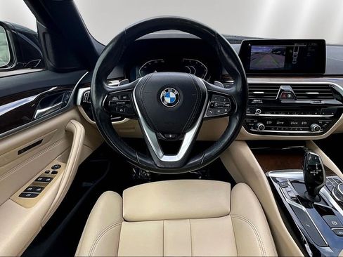 Used 2020 BMW 530i xDrive w/ Convenience Package image 8