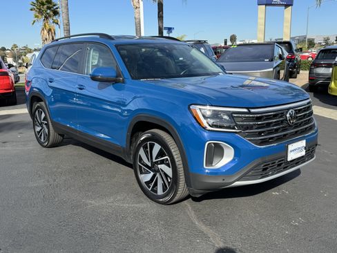 Certified 2025 Volkswagen Atlas SE image 2