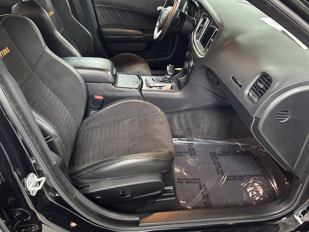 Used 2018 Dodge Charger R/T RWD image 13