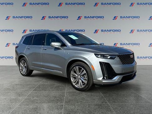 Used 2025 Cadillac XT6 Premium Luxury image 7