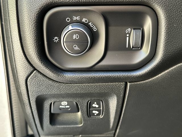 Used 2023 RAM 1500 Big Horn AWD/4WD image 25