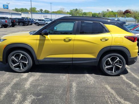 Used 2023 Chevrolet TrailBlazer RS w/ Sun and Liftgate Package AWD/4WD image 3