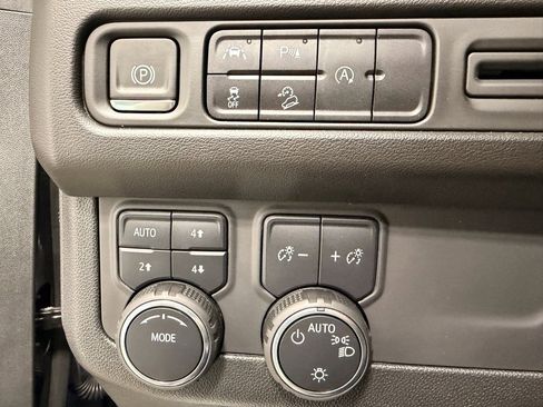 Used 2024 Chevrolet Tahoe Z71 image 23