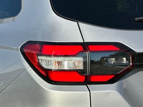 Certified 2023 Honda Pilot Sport image 36