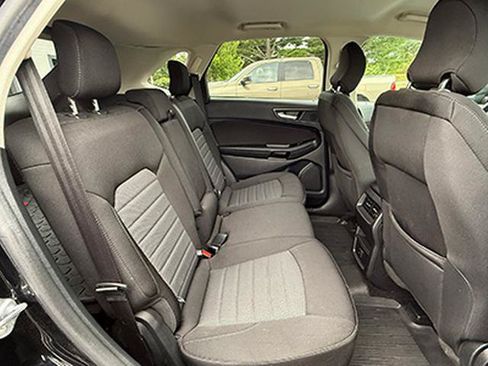 Used 2018 Ford Edge SE AWD/4WD image 14