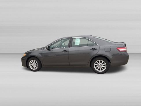 Used 2010 Toyota Camry XLE FWD image 7