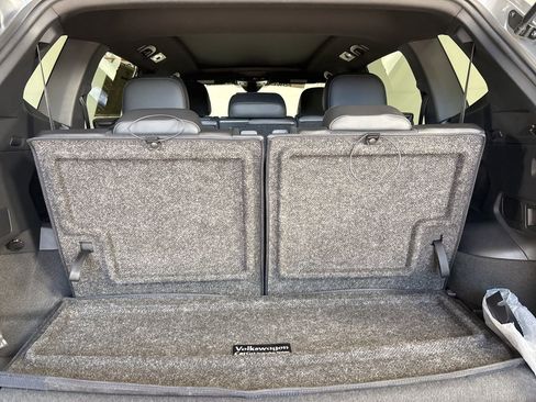 Used 2023 Volkswagen Tiguan SE R-Line FWD image 24