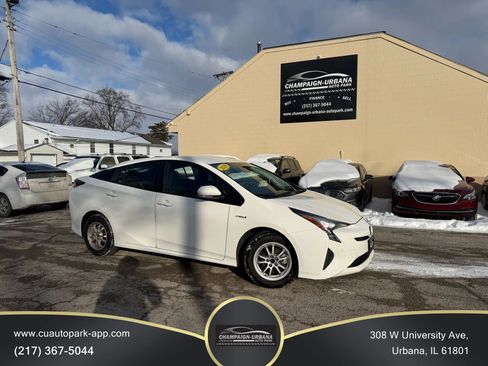 Used 2018 Toyota Prius Two image 1