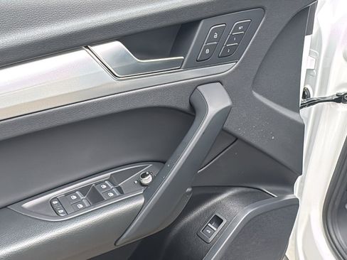 Certified 2025 Audi Q5 2.0T Premium image 13