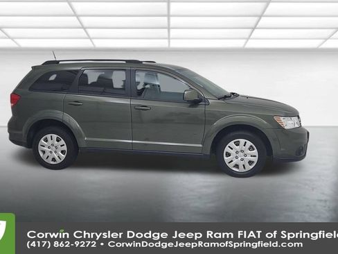 Used 2019 Dodge Journey SE image 17