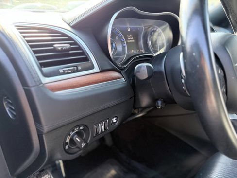 Used 2018 Chrysler 300 C w/ Safetytec Plus Group RWD image 20