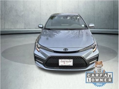 Used 2022 Toyota Corolla SE w/ SE Premium Package image 2