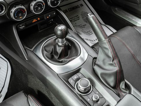 Used 2017 MAZDA MX-5 Miata RF Grand Touring image 16