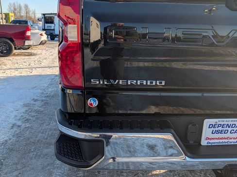 Used 2025 Chevrolet Silverado 1500 LT AWD/4WD image 11