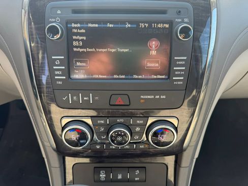 Used 2017 Buick Enclave Convenience FWD image 19