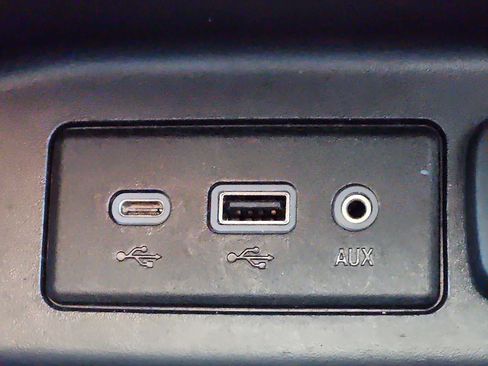 Used 2024 Chevrolet Equinox LT image 23