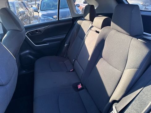 Used 2022 Toyota RAV4 LE image 33