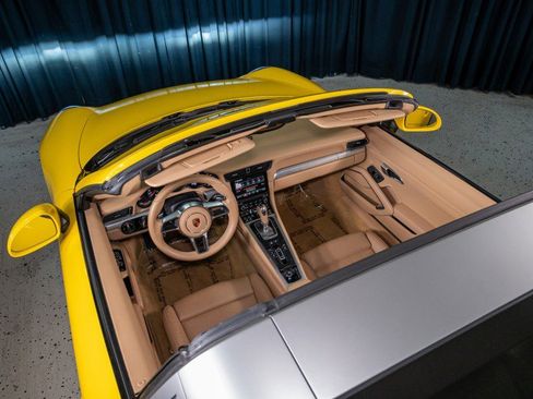 Used 2017 Porsche 911 Targa 4S image 6