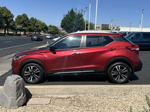Used 2018 Nissan Kicks SR w/ Premium Package FWD image 6