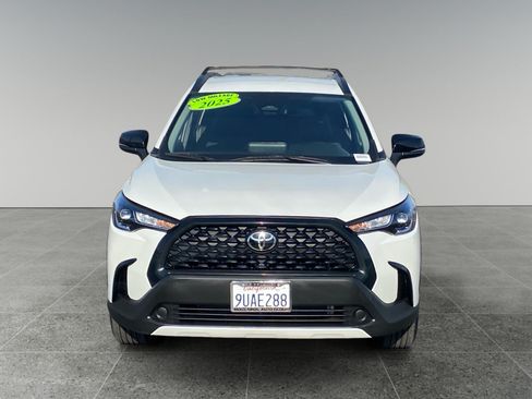 Used 2025 Toyota Corolla Cross LE FWD image 8