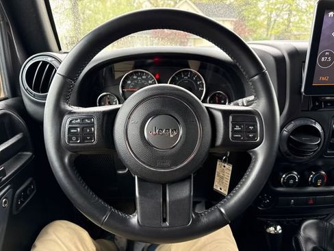 Used 2018 Jeep Wrangler Unlimited Sport S AWD/4WD image 17