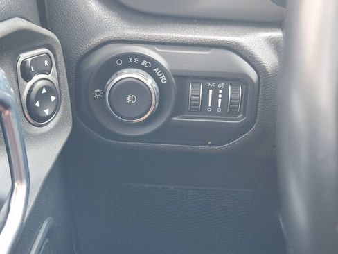 Used 2022 Jeep Wrangler Unlimited Sport AWD/4WD image 22