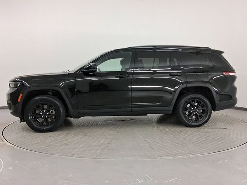 Used 2024 Jeep Grand Cherokee L Altitude image 2