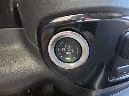 Used 2025 Chevrolet Silverado 1500 LTZ AWD/4WD image 17