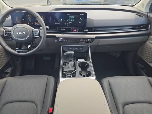 New 2026 Kia Carnival EX FWD image 13