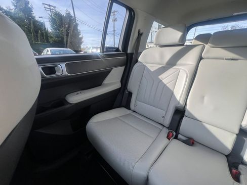 Used 2025 Hyundai Santa Fe SEL image 39