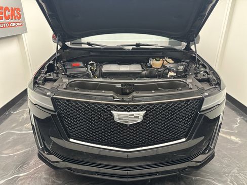 Used 2021 Cadillac Escalade Sport w/ LPO, Illumination Package image 34