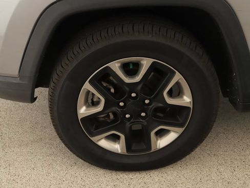 Used 2018 Jeep Compass Trailhawk AWD/4WD image 32