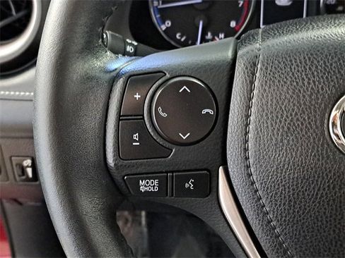 Used 2018 Toyota RAV4 Limited image 25