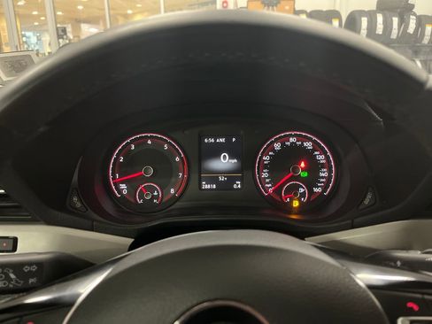 Certified 2022 Volkswagen Passat 2.0T SE image 2
