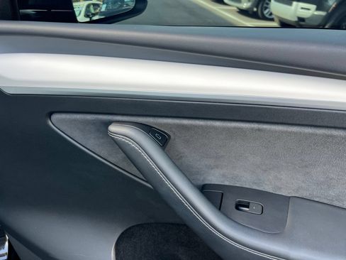 Used 2023 Tesla Model Y 2WD image 63