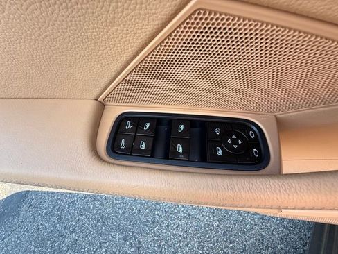Used 2017 Porsche Panamera 4 AWD/4WD image 15