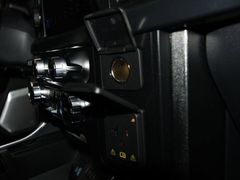 Used 2024 Ford F150 Platinum w/ Equipment Group 702A High image 33