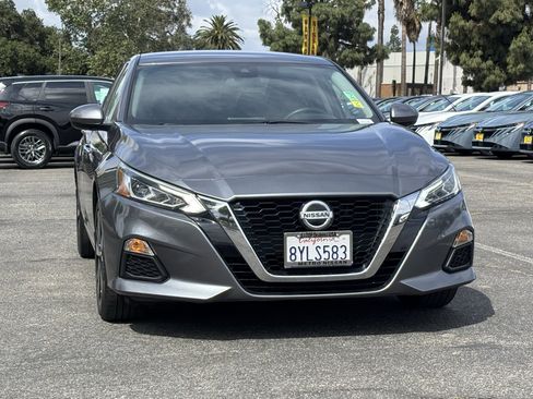Used 2021 Nissan Altima 2.5 SV FWD image 8