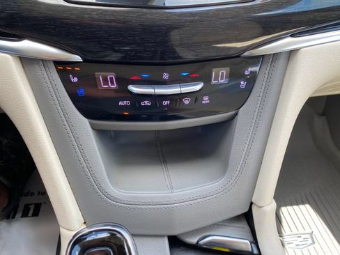 Used 2020 Cadillac XT6 Premium Luxury FWD image 21