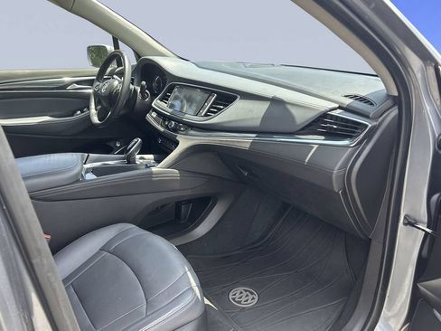 Used 2018 Buick Enclave Premium w/ Experience Buick Package FWD image 21