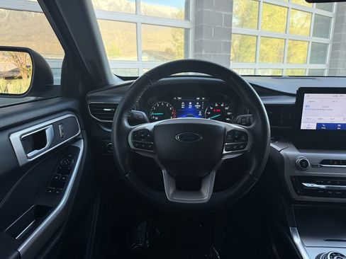 Used 2024 Ford Explorer XLT w/ Equipment Group 202A AWD/4WD image 39