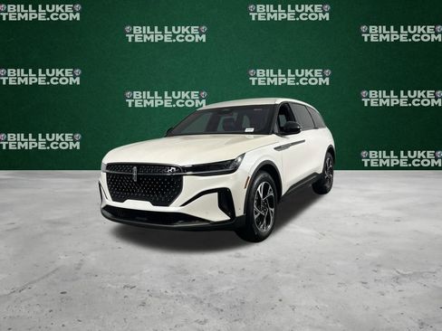 Used 2024 Lincoln Nautilus Premier w/ Jet Appearance Package image 10