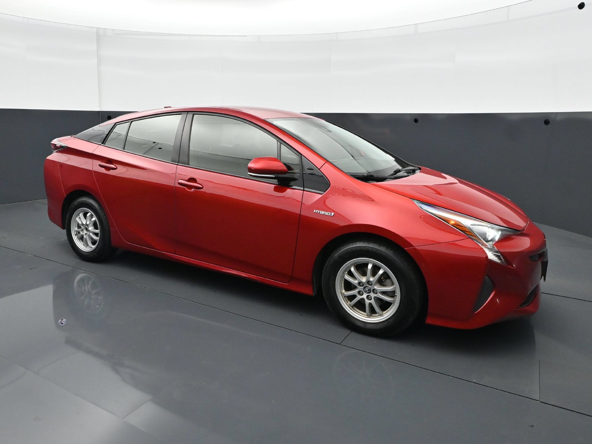 Used 2018 Toyota Prius Two w/ Prius Two Safety Plus Package FWD image 9