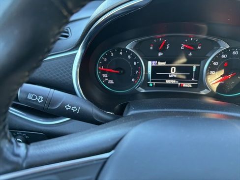 Used 2018 Chevrolet Malibu LT image 38