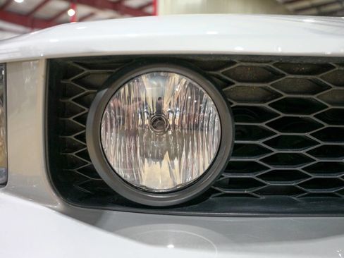 Used 2005 Ford Mustang GT Premium image 33