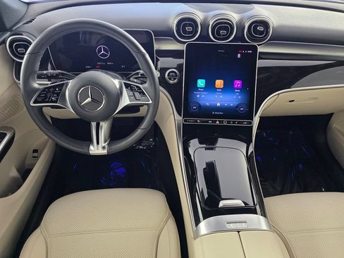Used 2026 Mercedes-Benz GLC 300 image 12