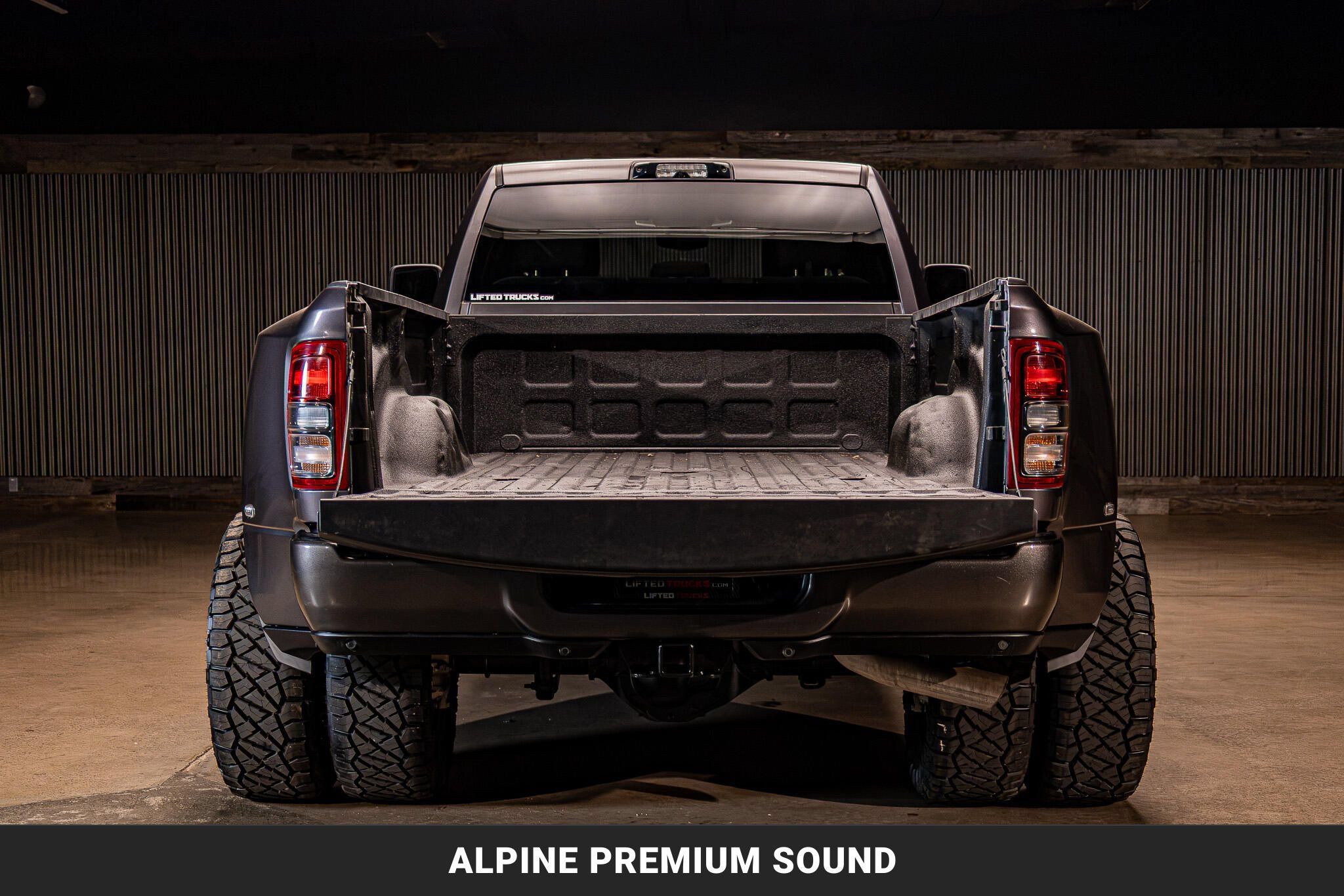 Used 2024 RAM 3500 Big Horn w/ Night Edition AWD/4WD image 9