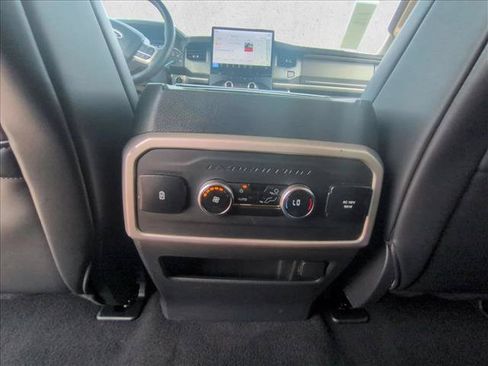 Used 2024 Ford Expedition XLT AWD/4WD image 16