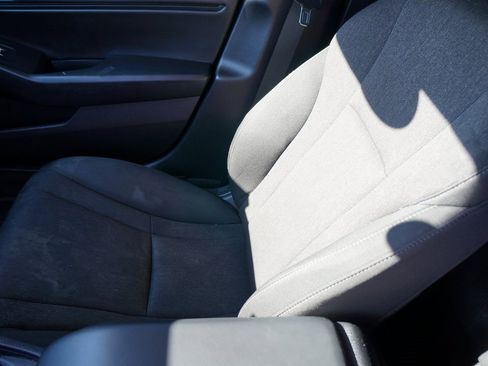 Certified 2025 Honda Accord SE image 28